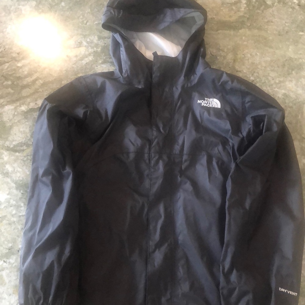 Boys North Face lightweight rain coat size medium